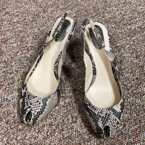 Nickels Snakeskin Print Heels size 10 3.5” heels - Picture 4 of 11